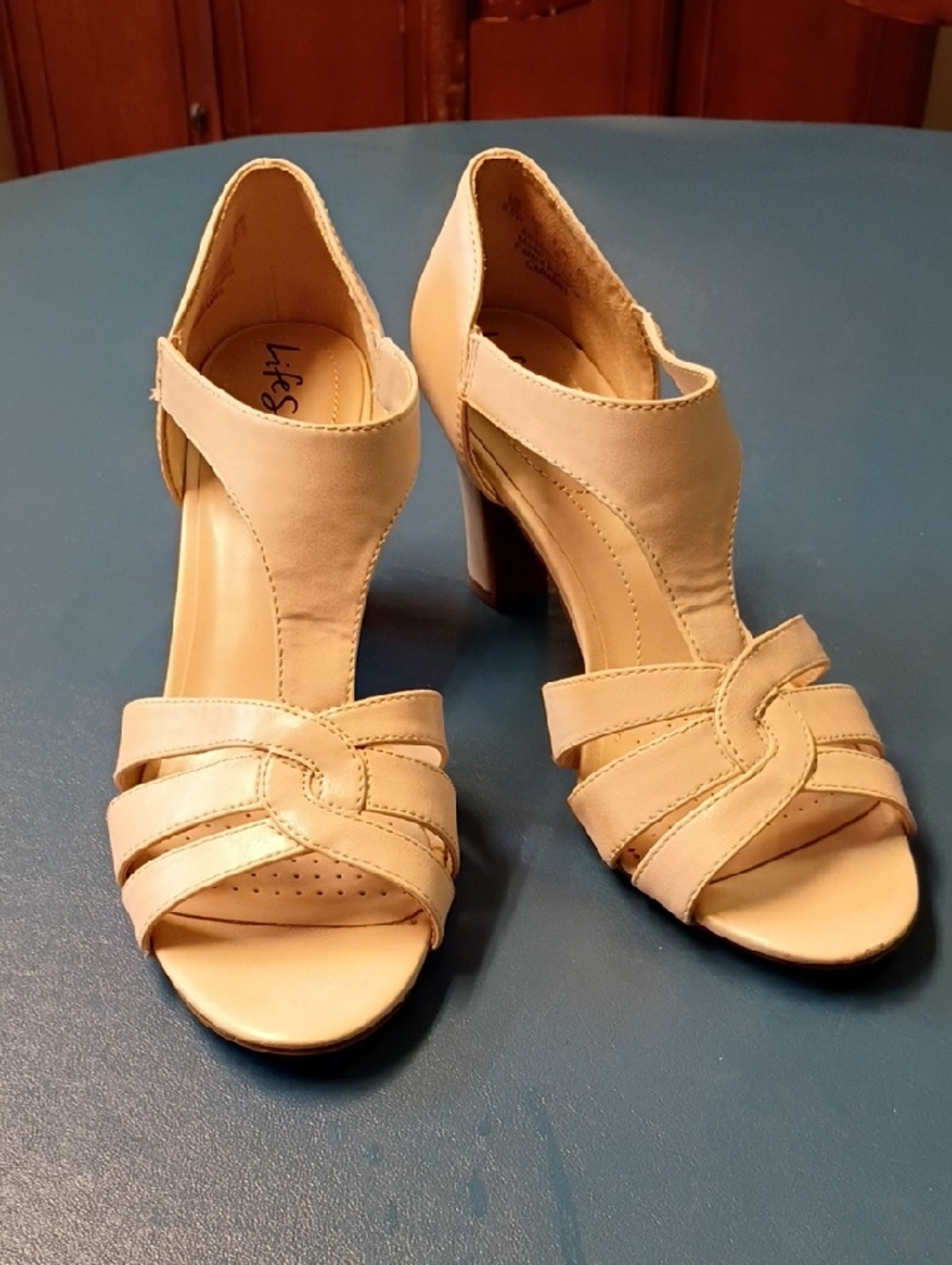 Life Stride Women's Nude/Tan T-Strap Block Heel Sandals